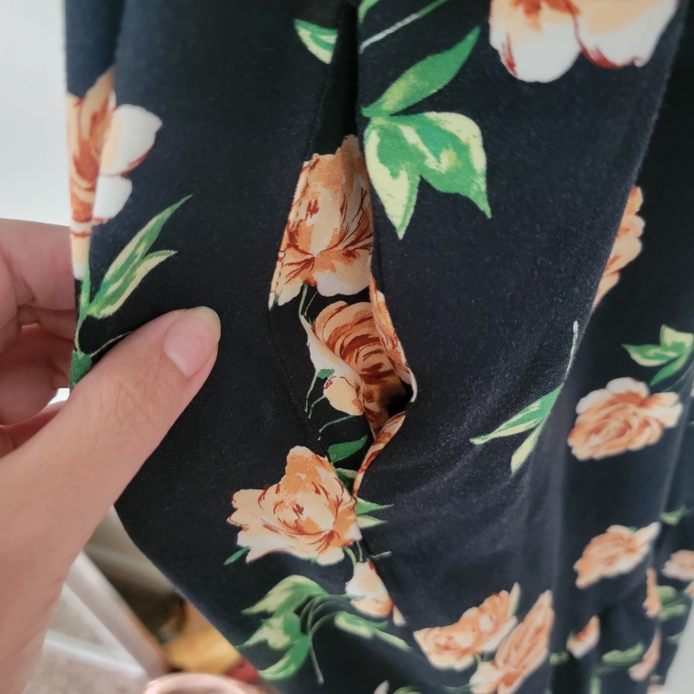 Old Navy Black Floral Maxi Dress - Picture 6 of 10